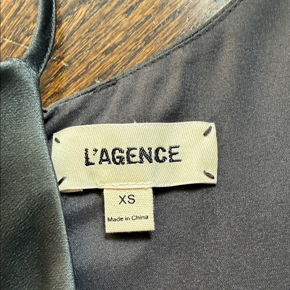 Elegant Gray Lagence silk tank. - Picture 2 of 4